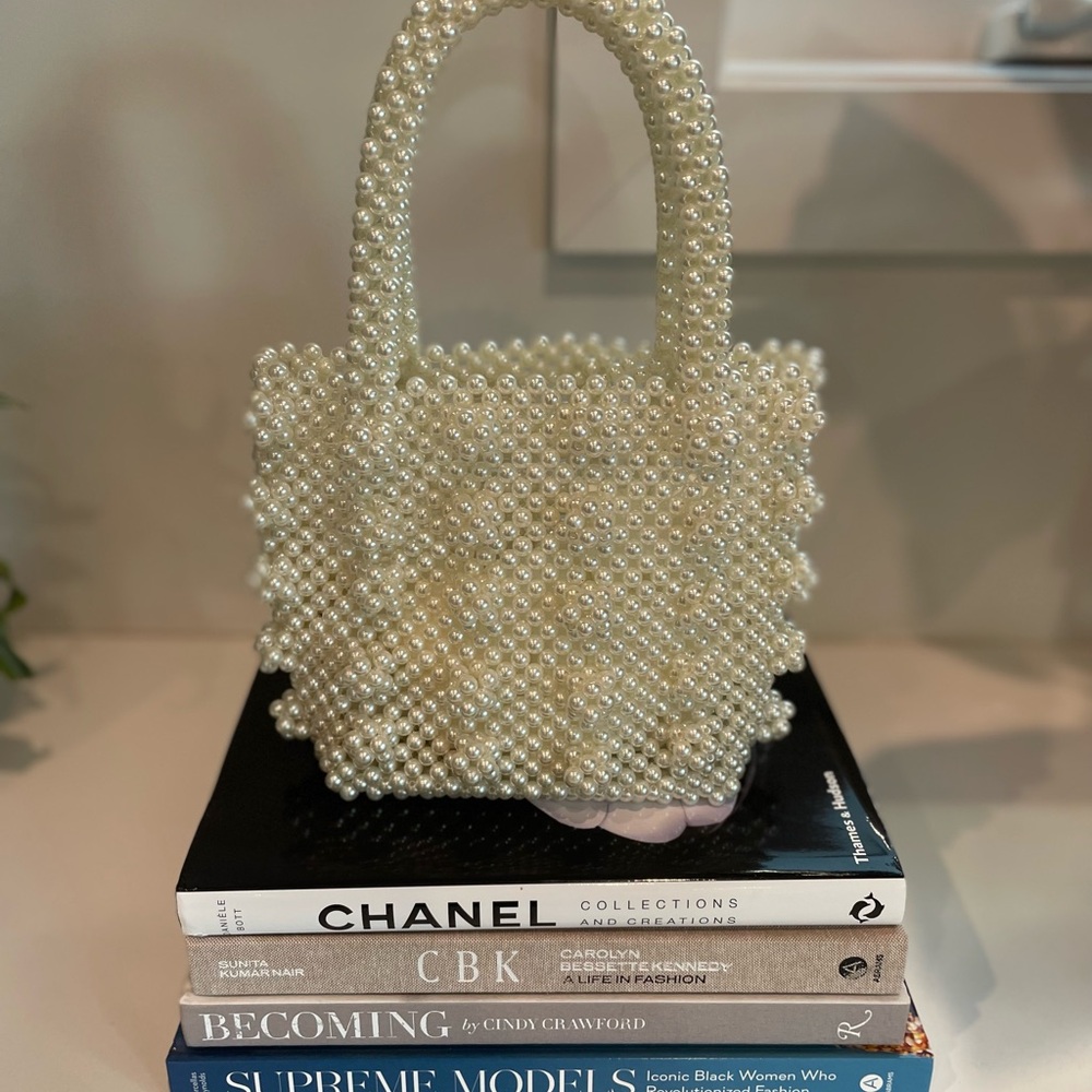 Elegant Pearl Beaded Handbag